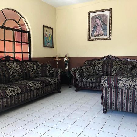 Oyo Hotel Cuatro Reales Галеана Экстерьер фото